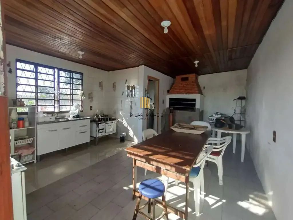 Casa 5 dormitórios no bairro Partenon