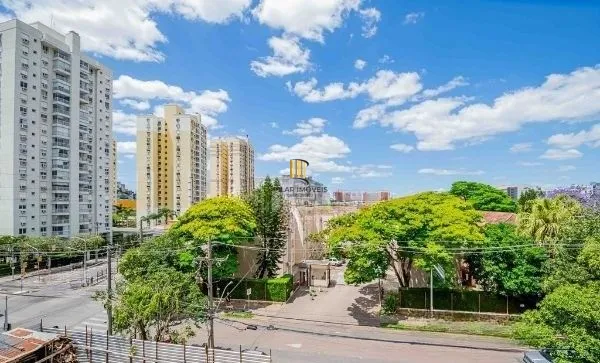 Apartamento no Passo D'areia de 1 dormitório e 2 vagas DESOCUPADO