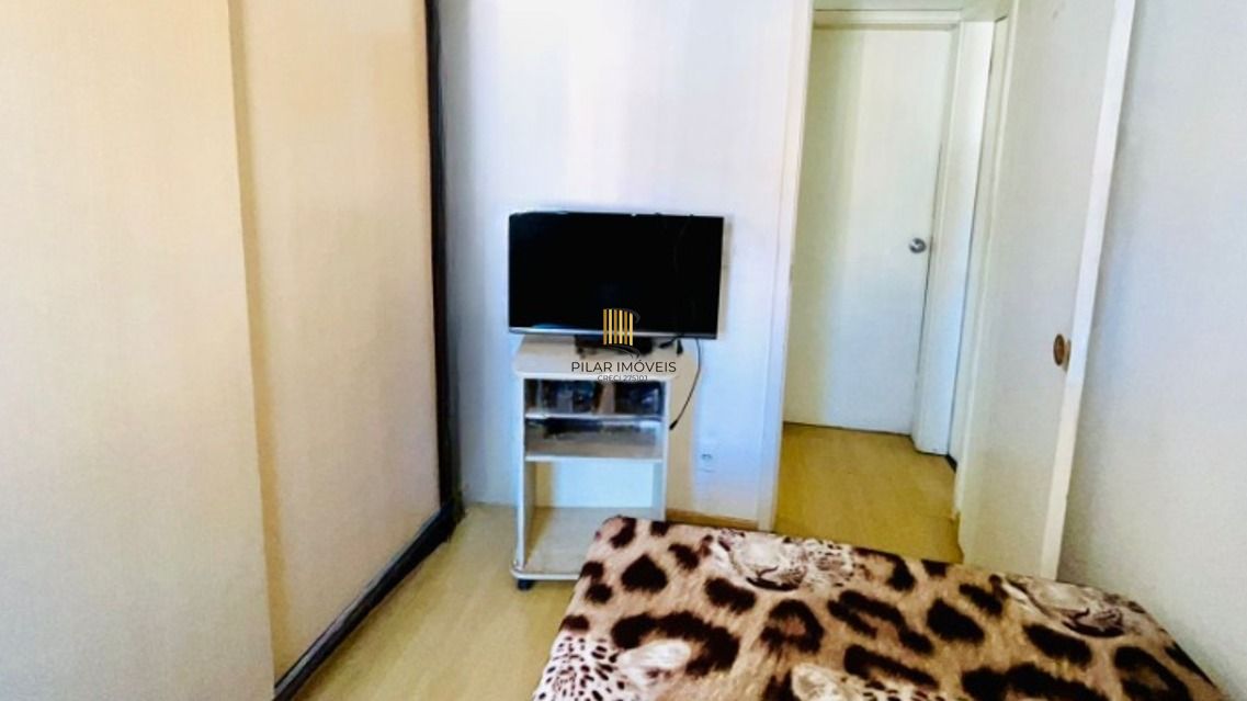 Casa em condomínio no bairro Sarandi de 2 dormitórios, vaga e infra