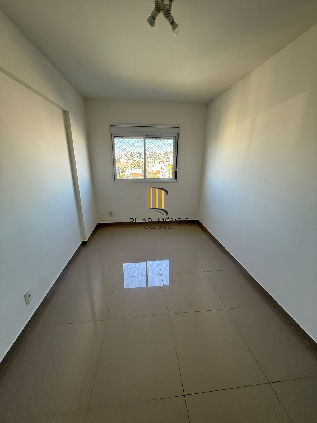 Apartamento de 2 dormitórios e vaga no Rossi Fiateci