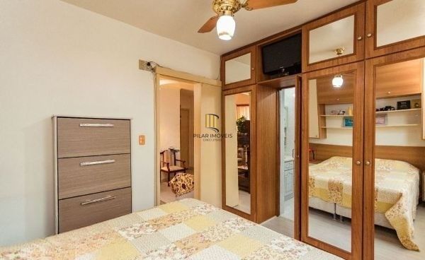 Apartamento no Passo D'areia de 1 dormitório e vaga