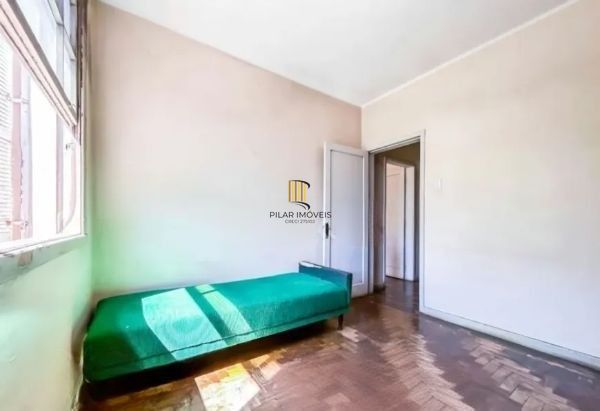 Apartamento no Bom Fim de 3 dormitórios frente com 103m² DESOCUPADO