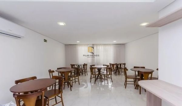 Apartamento de 2 dormitórios e 2 vagas no Cristo Redentor DESOCUPADO