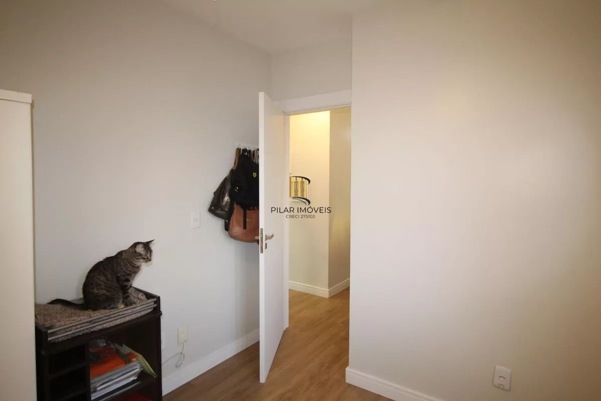 Belo Apartamento, 2 Dormitórios, Semi mobiliado, 1 Banheiro, churrasqueira, 1 Vaga Escriturada, próximo Encol, Petrópolis, Poa/ Rs.