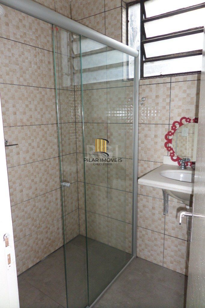 Casa no bairro Jardim Botânico de 3 dormitórios e 2 vagas