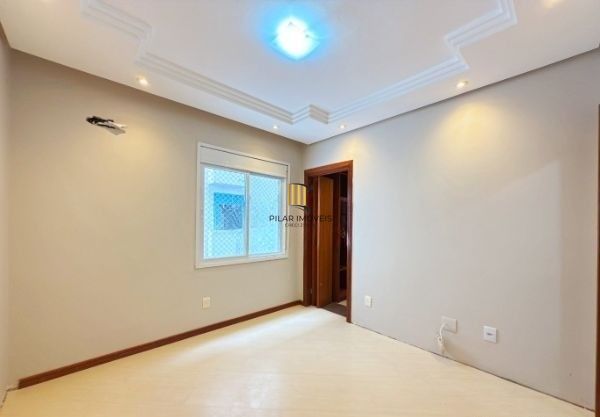 Apartamento no bairro Santana de 3 dormitórios e vaga DESOCUPADO