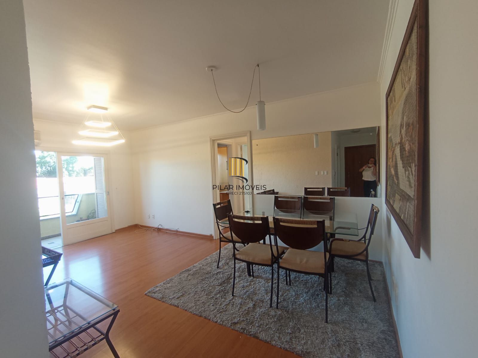 Apartamento no bairro Teresópolis de 2 dormitórios e vaga DESOCUPADO