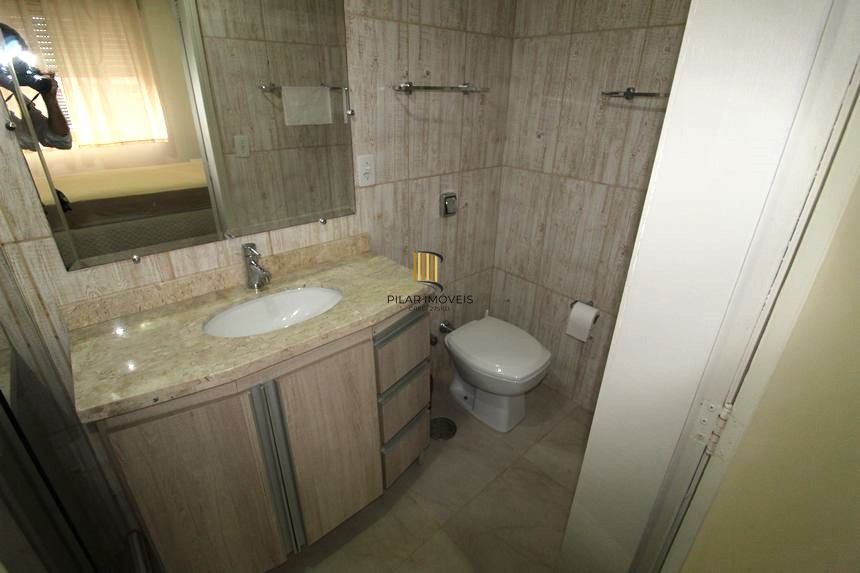 APARTAMENTO MOBILIADO E COM VAGA NO MENINO DEUS