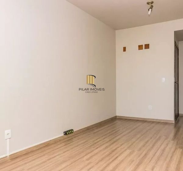 Apartamento amplo no bairro Tristeza de 3 dormitórios e 2 vagas