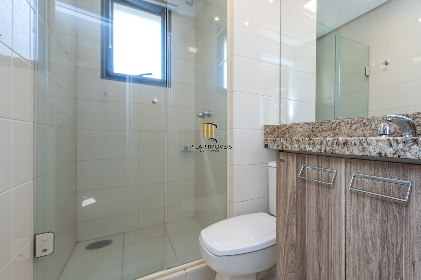 Apartamento no bairro Mont Serrat de 2 suítes e 2 vagas DESOCUPADO