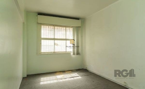 Apartamento de 1 dormitório, Centro Histórico desocupado