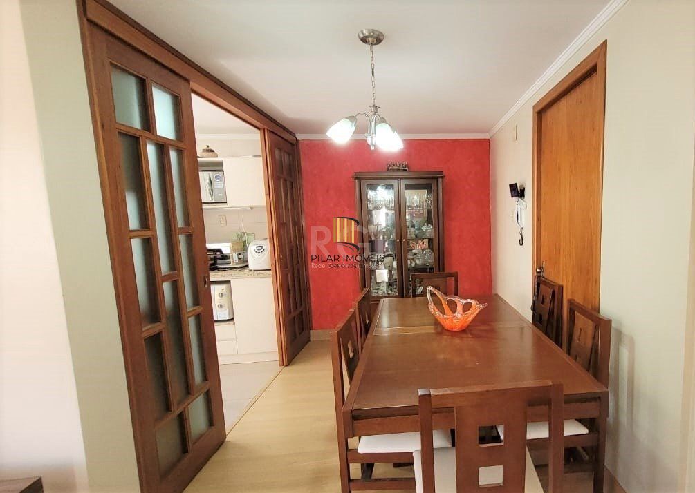 Apartamento no Petrópolis de 2 dormitórios e vaga