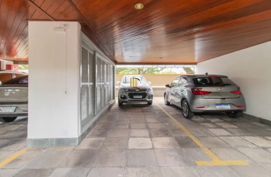Cobertura no Menino Deus de 3 dormitórios e 2 vagas