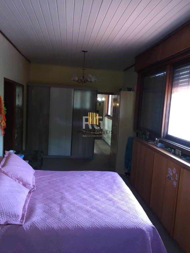 Casa para Venda - 340m², 4 dormitórios, sendo 2 suites, 3 vagas - Jardim Lindóia