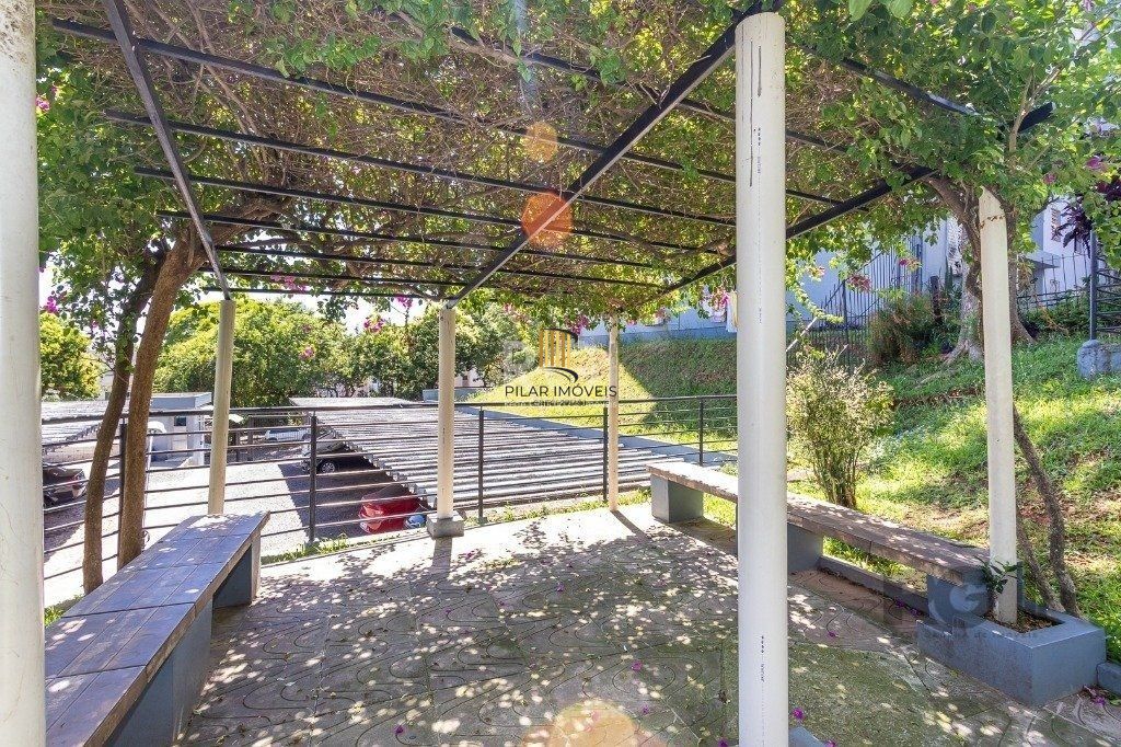 Apartamento de 2 dormitórios e vaga rotativa no bairro Santo Antônio