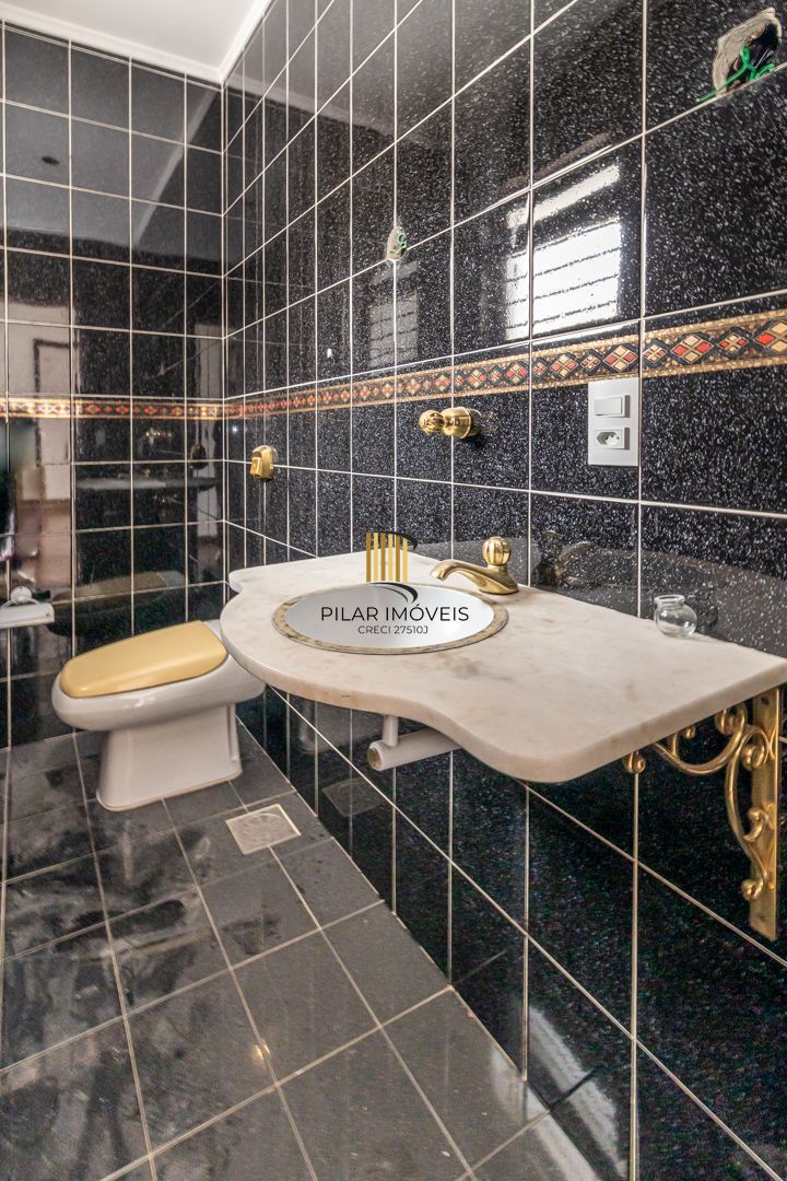 Casa no bairro Jardim Planalto de 3 dormitórios e 3 vagas