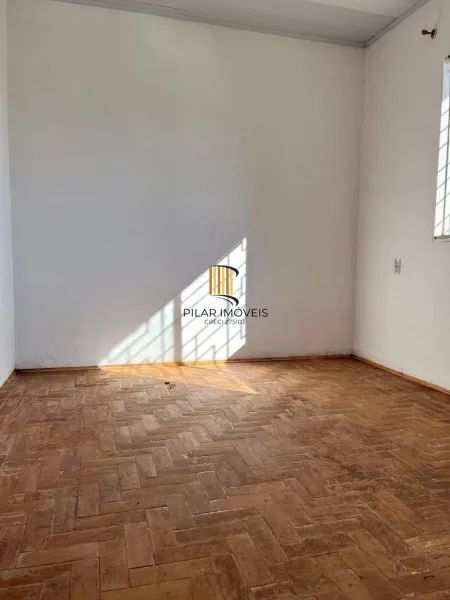 Casa 2 dormitórios no bairro Fião