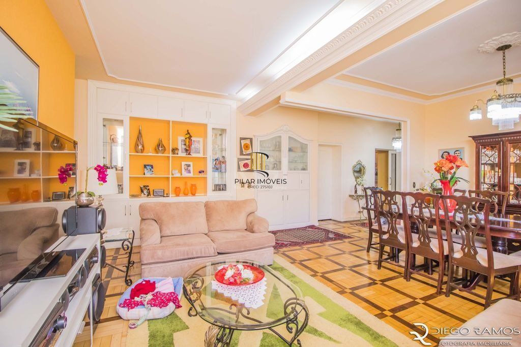 Apartamento para Venda - 207.97m², 4 dormitórios, sendo 1 suites, 1 vaga - Moinhos de Vento