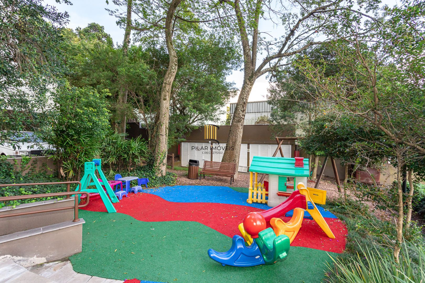 Apartamento no bairro Teresópolis de 2 dormitórios vaga e infra