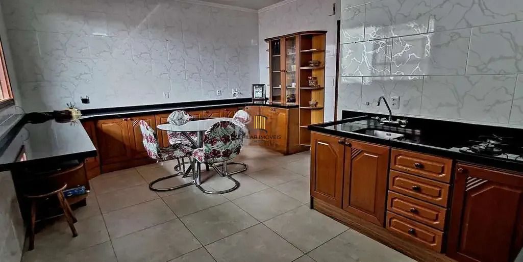 Casa 3 dormitórios no bairro Passo das Pedras
