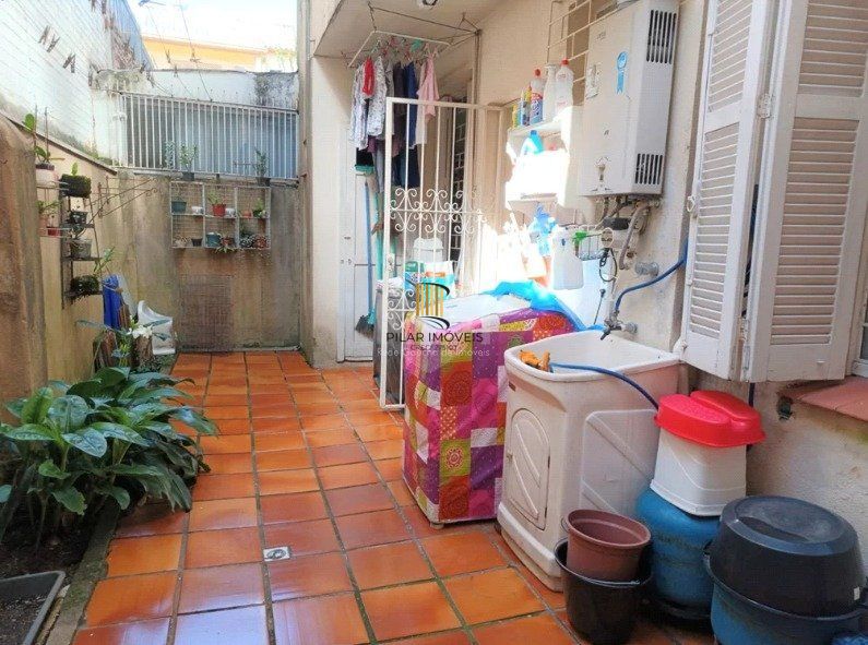 Apartamento para Venda  3 dormitórios, Menino Deus térreo com pátio