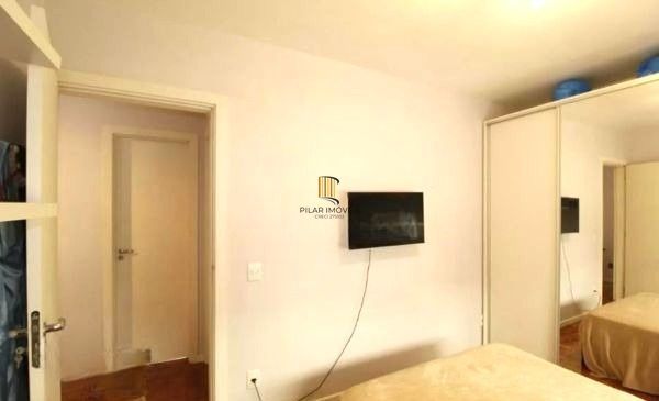 Apartamento no Petrópolis de 2 dormitórios REFORMADO