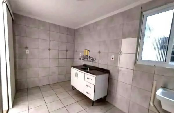 Apartamento no Cristal de 1 dormitório e vaga DESOCUPADO