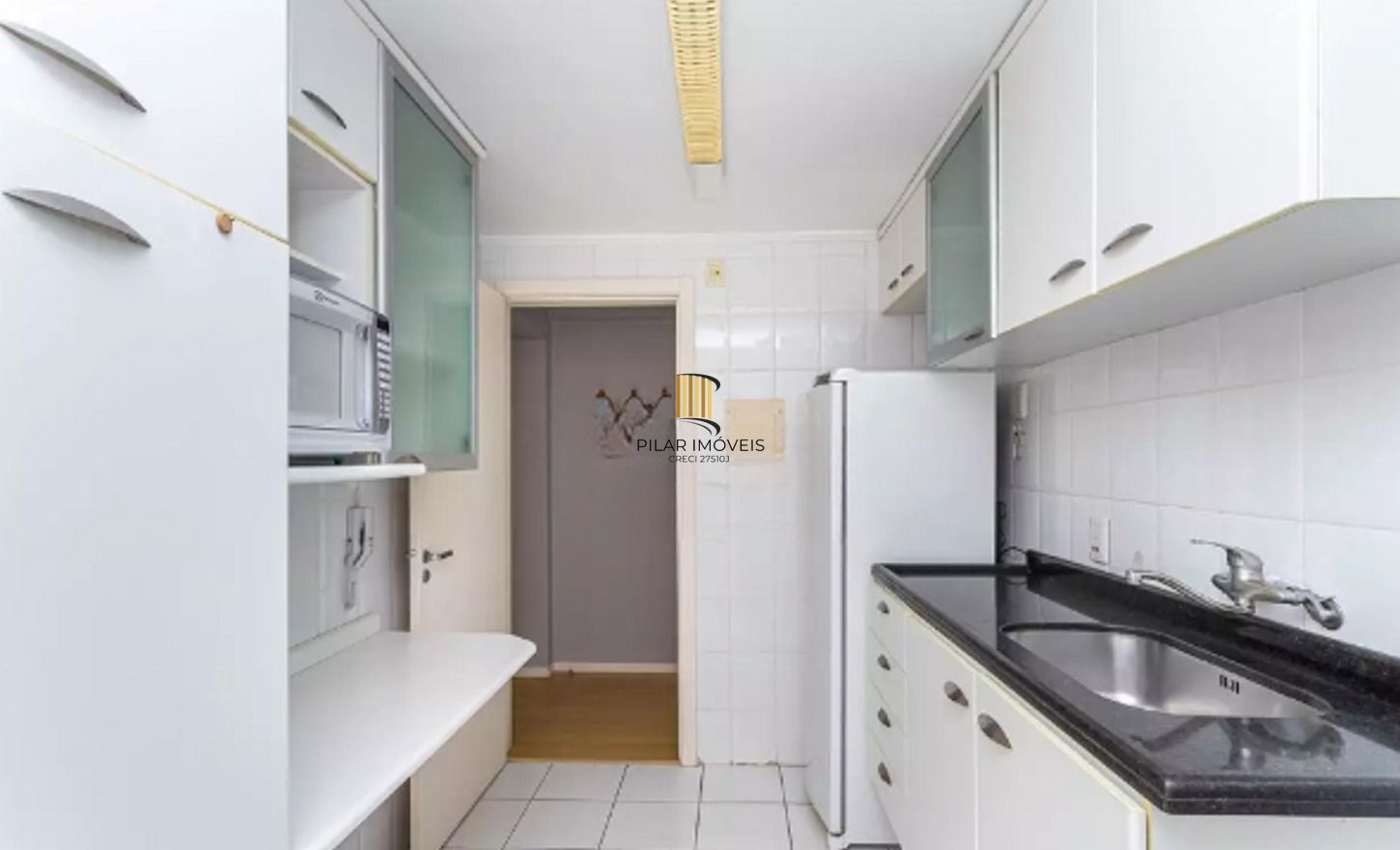 Apartamento no bairro Tristeza de 2 dormitórios e vaga