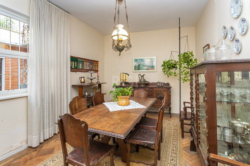 Casa no bairro Petrópolis de 3 dormitórios