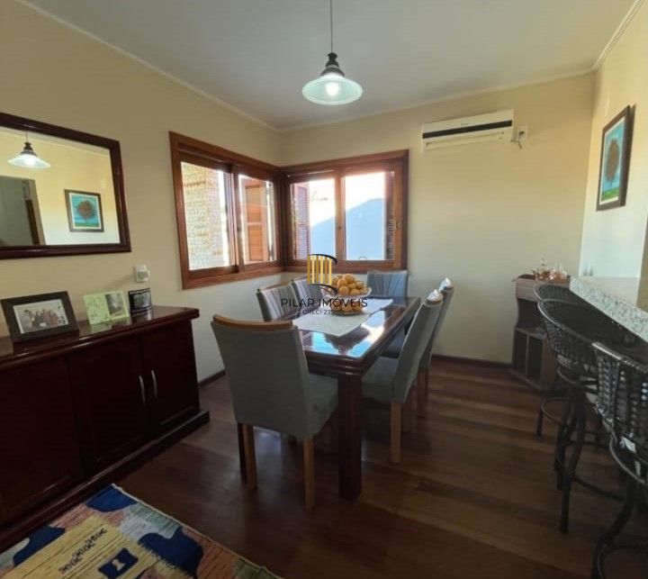 Casa 3 dormitórios no bairro Jardins