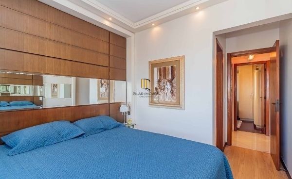 Apartamento no Menino Deus de 2 dormitórios e vaga