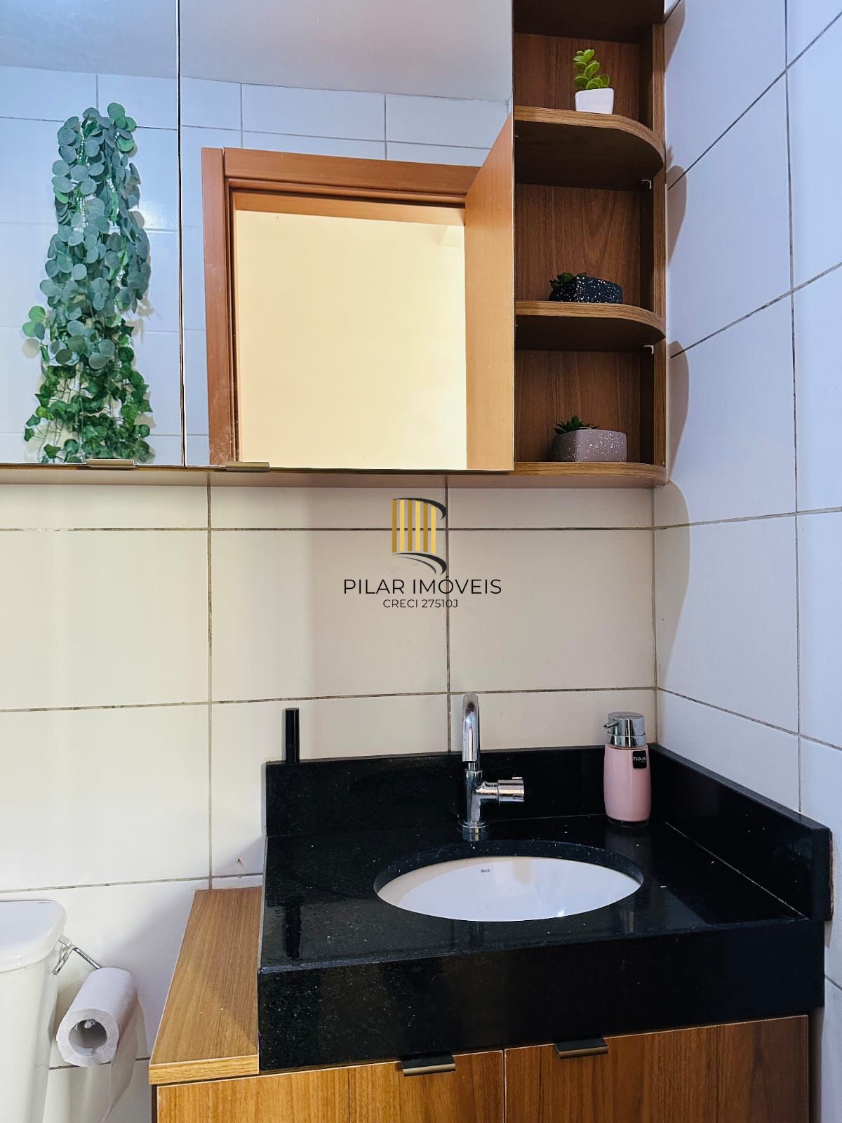 Excelente apartamento 2 dormitórios e vaga em Novo Hamburgo