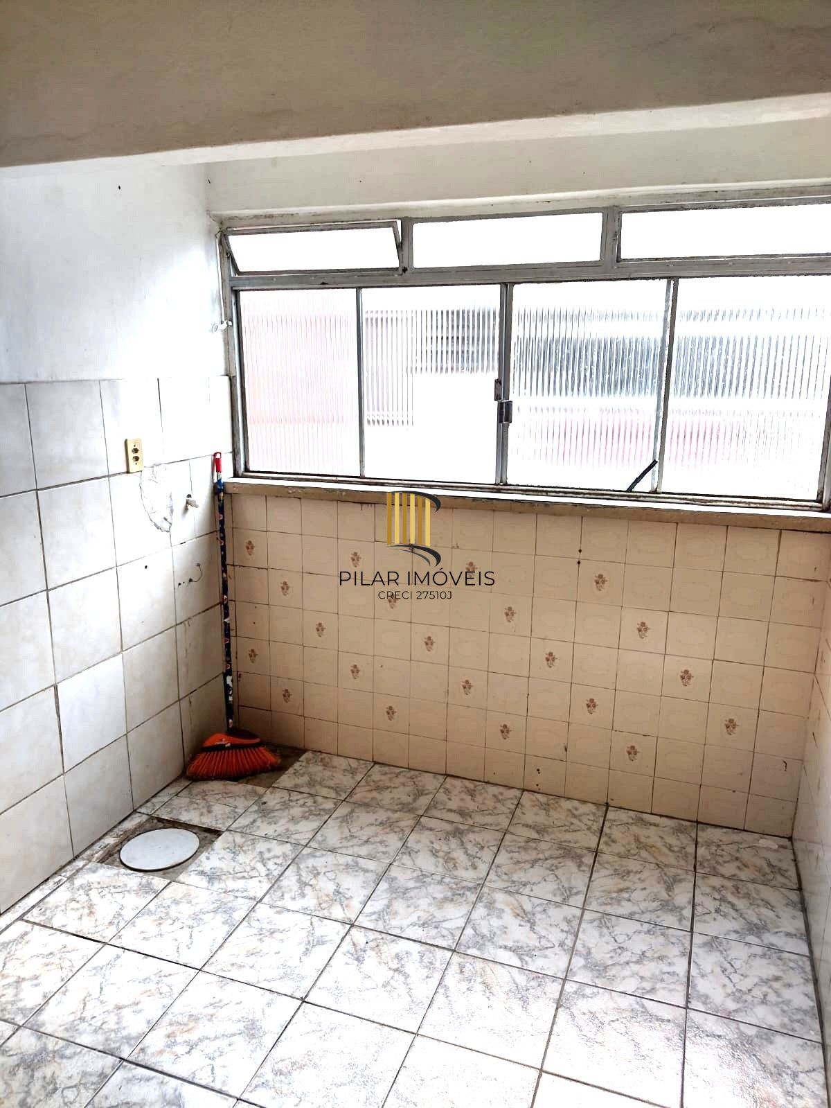 Apartamento de 2 dormitórios e vaga DESOCUPADO