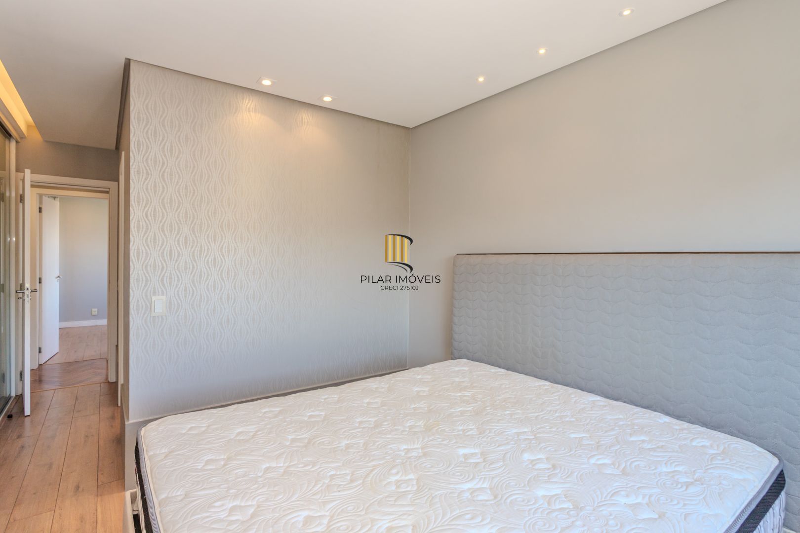 Apartamento impecável, finamente decorado, entrar e morar!