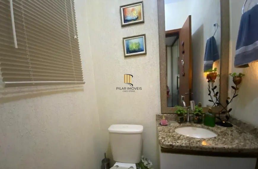 Casa em Condomínio bairro Tristeza de 3 dormitórios e 3 vagas