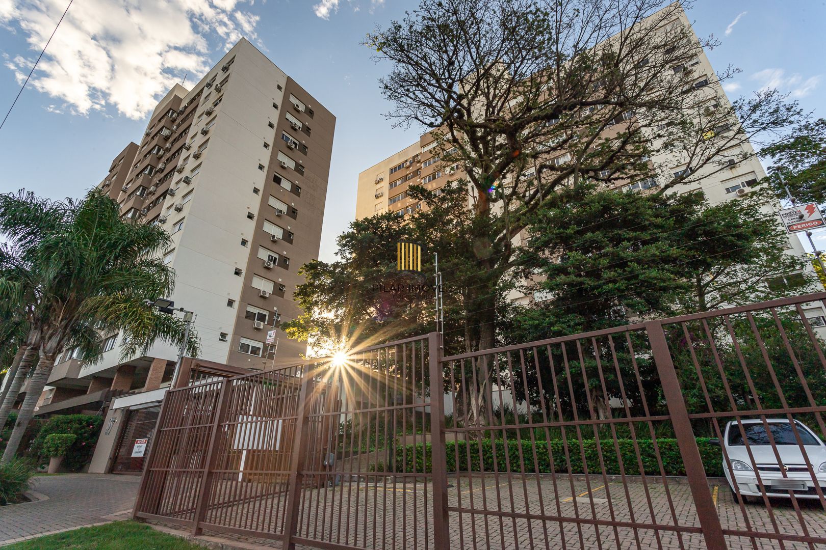 Apartamento no bairro Teresópolis de 2 dormitórios vaga e infra