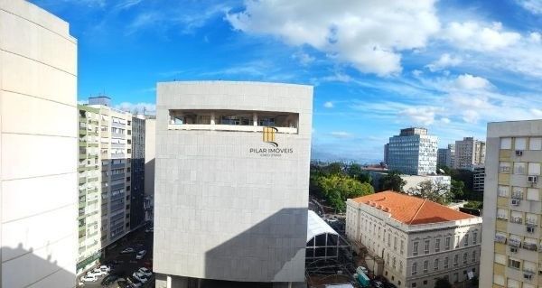 Apartamento no Centro de 1 dormitório desocupado