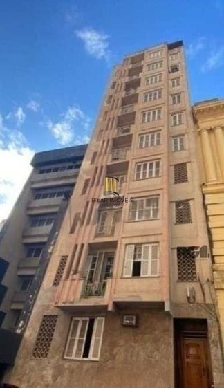 Apartamento no Centro de 1 dormitório desocupado