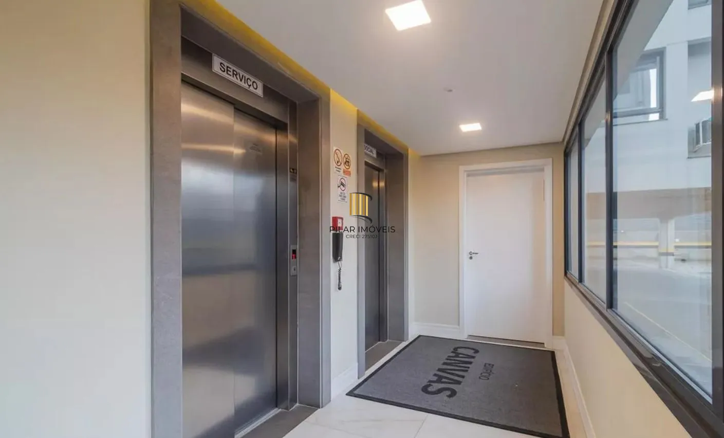 Apartamento no bairro Cristal de 2 dormitórios e vaga MOBILIADO