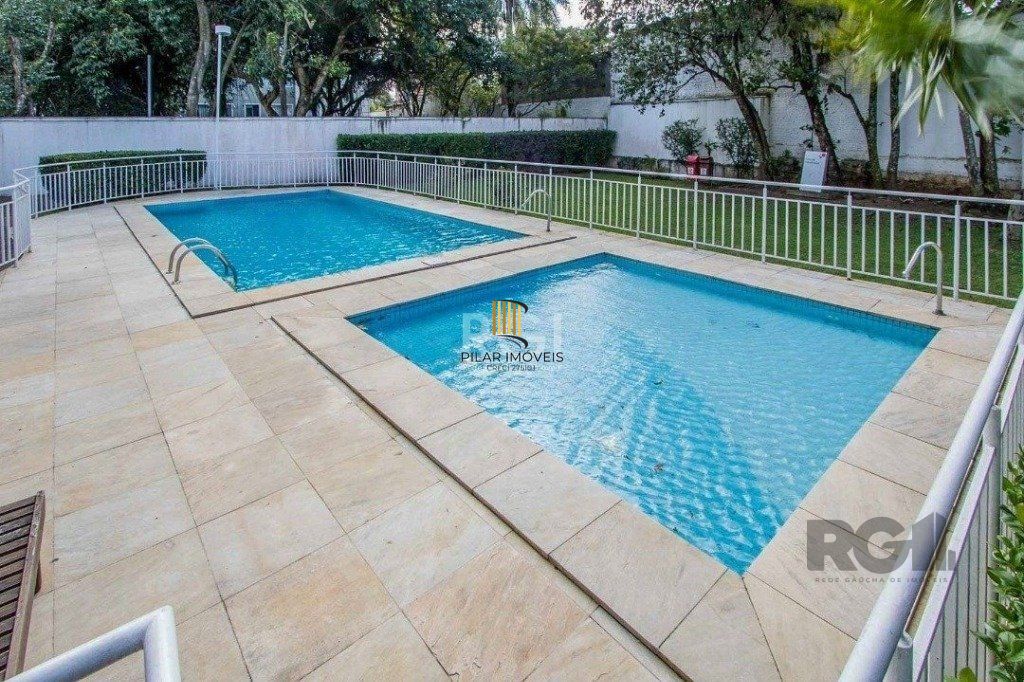 Apartamento no bairro Cristal de 2 dormitórios infra e vaga