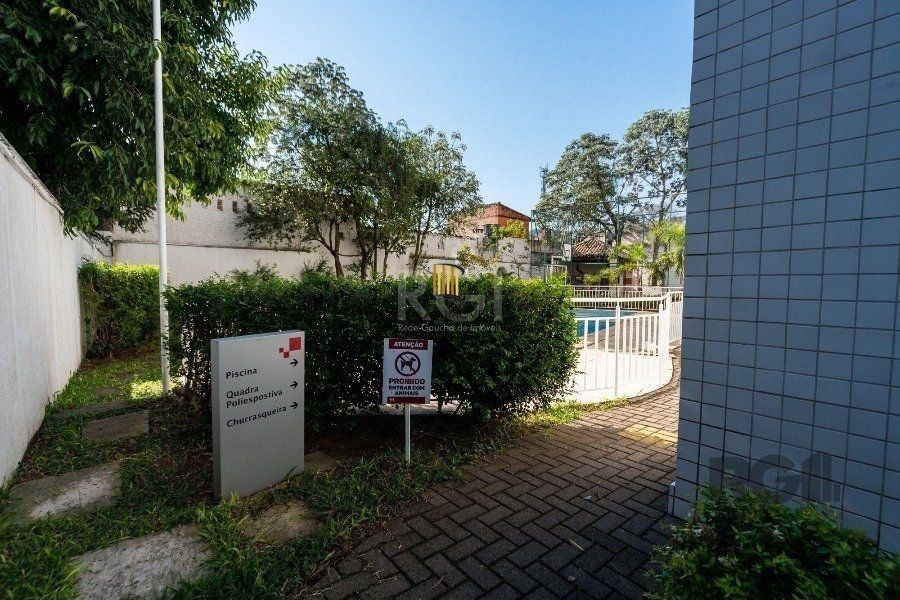 Apartamento no bairro Cristal de 2 dormitórios infra e vaga