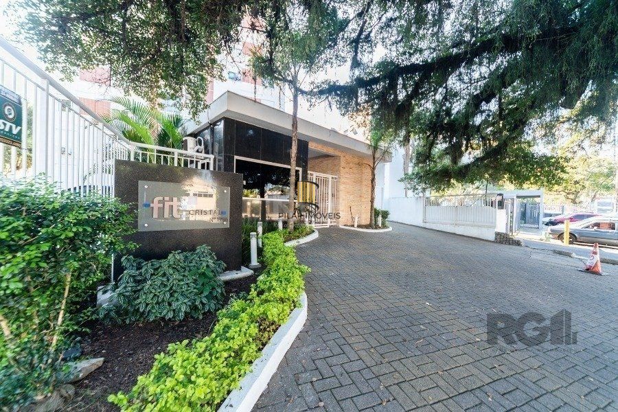 Apartamento no bairro Cristal de 2 dormitórios infra e vaga