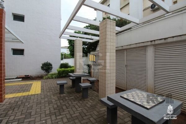 Apartamento no bairro Cristal de 2 dormitórios infra e vaga