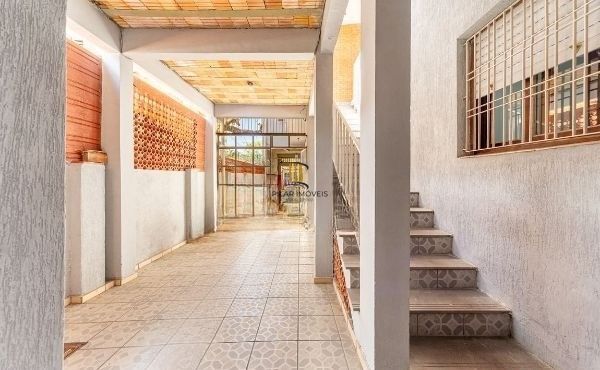 Prédio Comercial no Passo D'areia com 6 dormitórios e 5 vagas