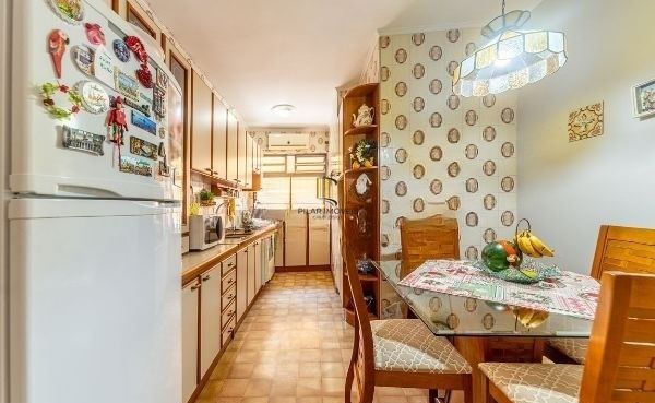 Prédio Comercial no Passo D'areia com 6 dormitórios e 5 vagas