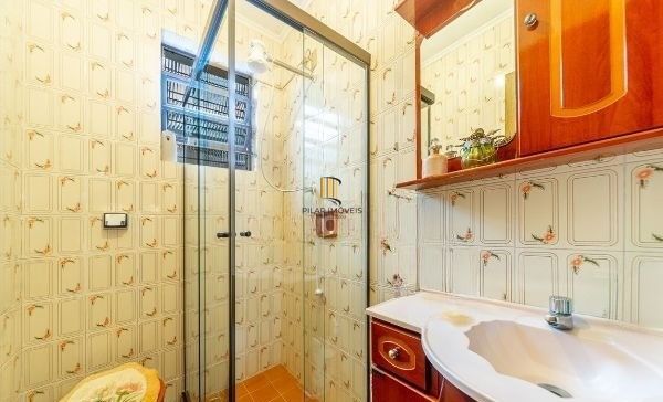 Prédio Comercial no Passo D'areia com 6 dormitórios e 5 vagas