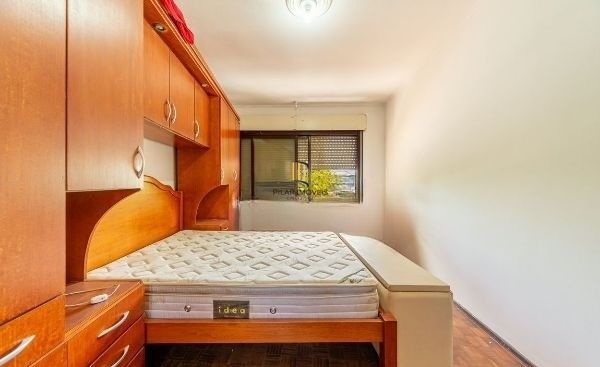 Prédio Comercial no Passo D'areia com 6 dormitórios e 5 vagas