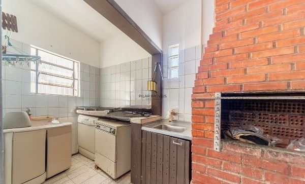 Prédio Comercial no Passo D'areia com 6 dormitórios e 5 vagas