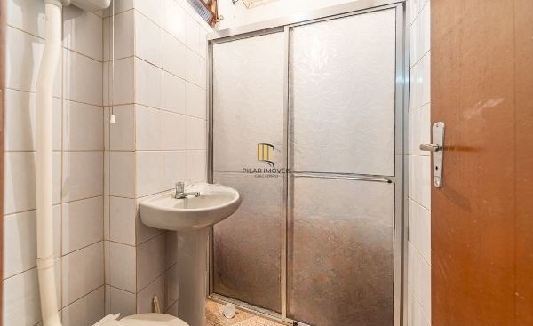 Prédio Comercial no Passo D'areia com 6 dormitórios e 5 vagas