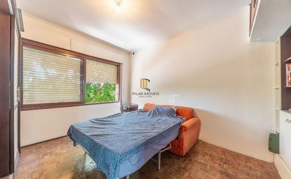 Prédio Comercial no Passo D'areia com 6 dormitórios e 5 vagas